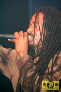 Jah Meek (Jam) with The House Of Riddim Band - 5 Years Velocity Sound Rec., Conne Island, Leipzig 19. November 2005 (16).jpg